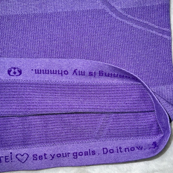 Lululemon 🍋 Run Swiftly Tech Top
Power Purple size 4 - Picture 9 of 11